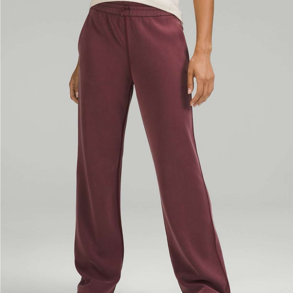 Lululemon Softstreme Lounge Sweat Pants Red Merlot Size 6 Like New